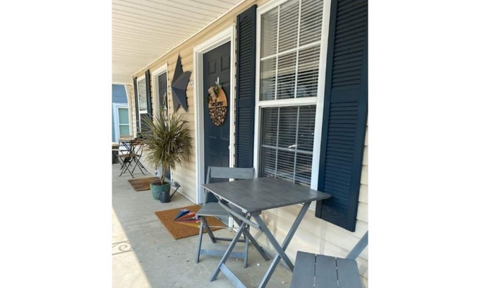 Kannapolis Casa | Adorable Updated 1 Bedroom- Duplex Style Home