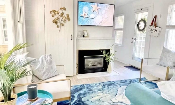 Yarmouth Port Casa | Adorable Updated Cottage, Walk to Water!