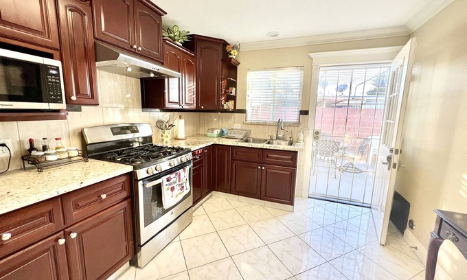 Garden Grove Casa | Adorable vacation unit near Disneyland