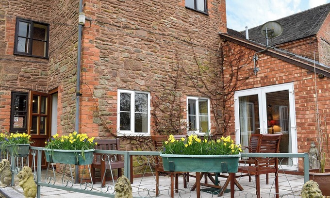 Tenbury Wells Cabaña | 4 bedroom accommodation in Tenbury Wells