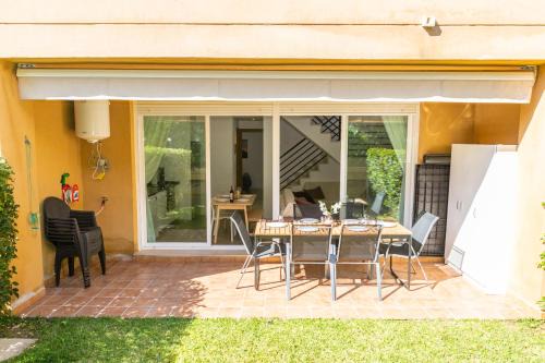 Los Caños de Meca Apartamento | Adosado Nuevo con Piscina, Playa, Garaje y Jardín