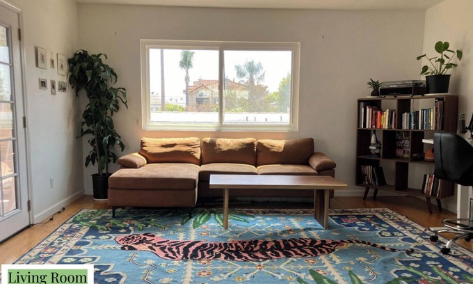 Sunset Park Cabaña | ADU with Private Treehouse Vibe! 2br, 1 bath top level of 2-floor ADU.