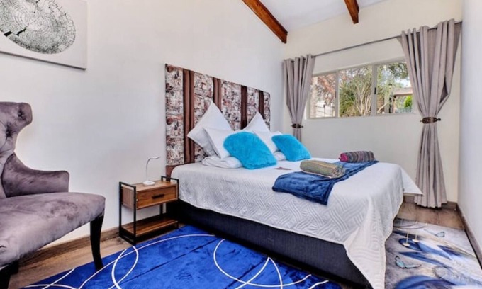 Woodmead Apartamento | Advas' double delight with inverter!