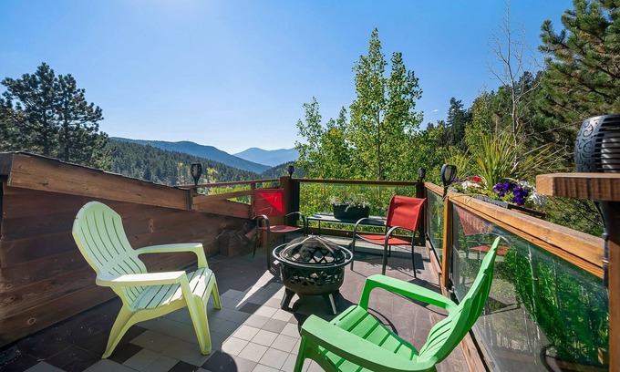 Idaho Springs Casa | Adventure at Angel's Landing. Great views.