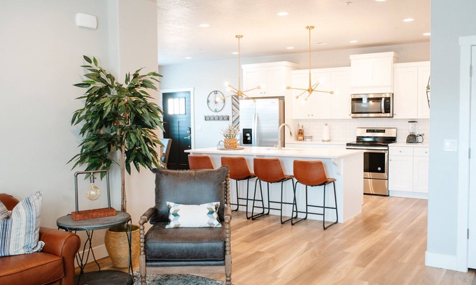 Washington Fields Condominio | Adventure Awaits in Southern Utah | Top Floor Condo With Pool