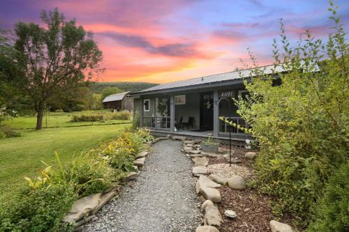 Beaver Dams Apartamento | Adventure Basecamp! Cabin near all Attractions!