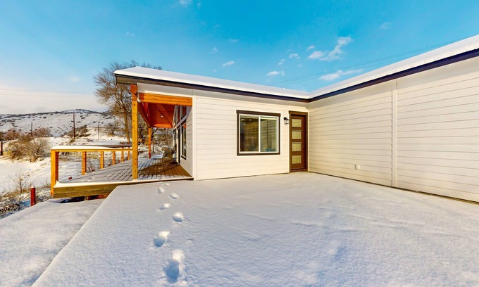 Manson Casa | Adventure pad with water views, deck, open layout, games, W/D, & central AC