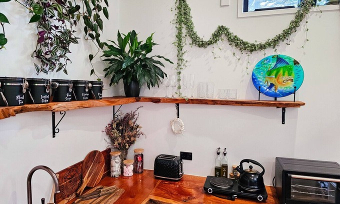 Hot Water Beach Casa | Adventurers Chest - Pohutukawa Equipment Included