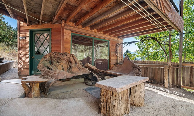 Idaho Springs Apartamento | Adventures at Angel's Landing await you! Apartment in large mountain home for 3.