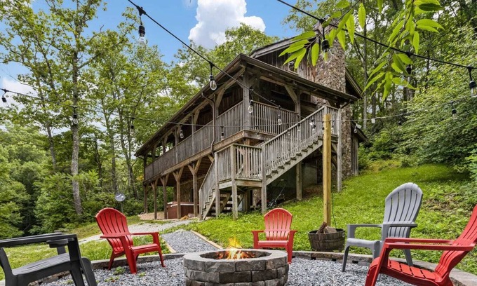Linville Falls Cabina | Adventurous Cabin Near Hiking Trials