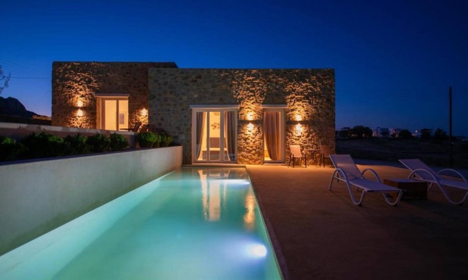 Ano Mera Apartamento | Adyton Luxury Suites, Mykonos Poolside Luxury