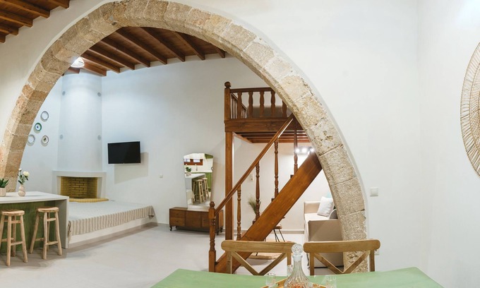 Archangelos Apartamento | Aesthisis Sensational at Archangelos