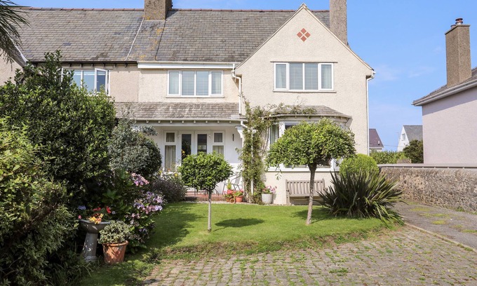 Nefyn Cabaña | AFALLON, family friendly, character holiday cottage in Nefyn