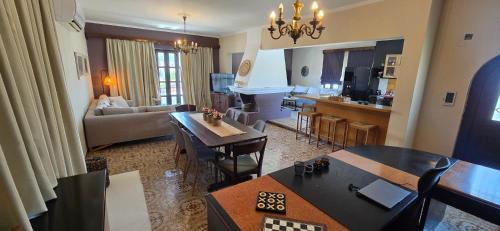 Archangelos Casa | Afentika Grand Flat