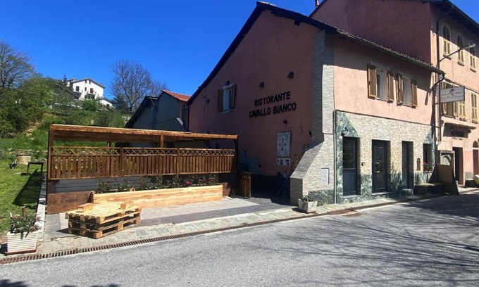 Giusvalla Casa | Affittacamere Cavallo Bianco