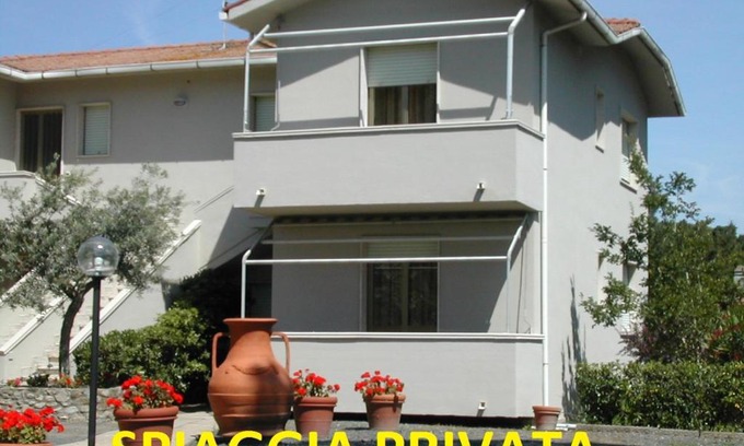 Marina di Bibbona Casa | Affittacamere FloraMare