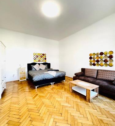 Schottenfeld Apartamento | Affordable 1BR & 1LR Apt, 7 Min to Westbahnhof