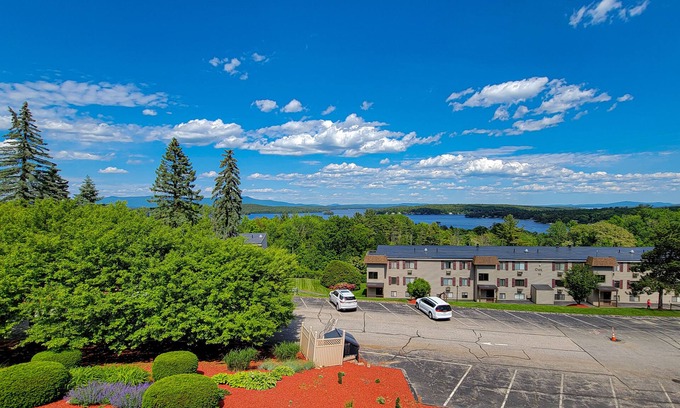Weirs Beach Condominio | Affordable 2BR Summer Retreat for Families