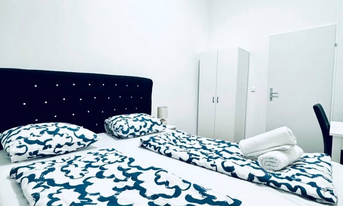 Liesing Apartamento | Affordable 5BR Apartment; Near Atzgersdorf Park
