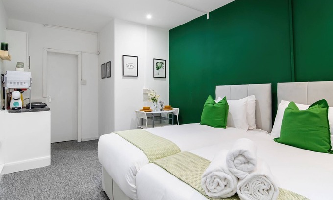 Southgate Apartamento | Affordable En-Suite Studio Rooms in London, N14 2C