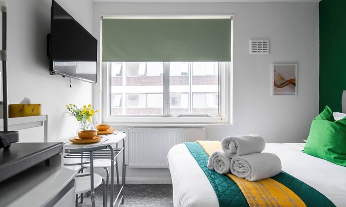 Southgate Apartamento | Affordable En-Suite Studio Rooms in London, N14 4A