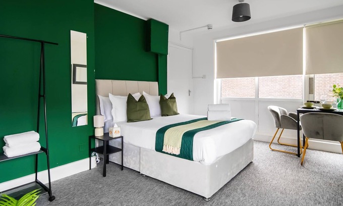 Southgate Apartamento | Affordable En-Suite Studio Rooms in London, N14 3C