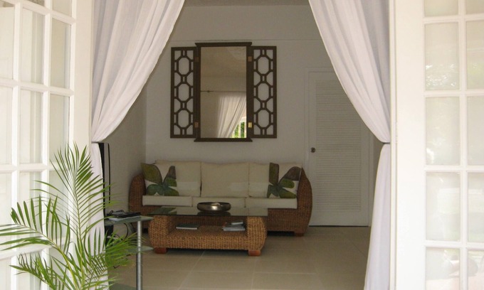 Sunset Crest Apartamento | Lujo asequible en la costa platino de Barbados