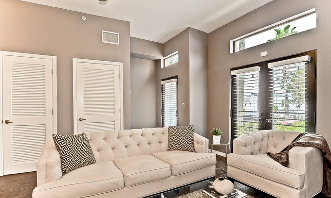 Historic Ybor Condominio | Asequible y moderno de lujo - 2 BD / 2 baños en Ybor City - Tampa Dowtown