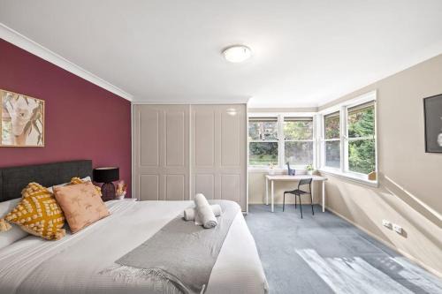 Pymble Casa | Affordable No-Frills Queen Ensuite Room in Pymble