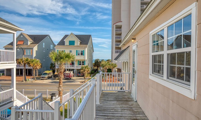 Crescent Beach Cabaña | Affordable Ocean view 2BD - Walk 2 Beach - Family Friendly