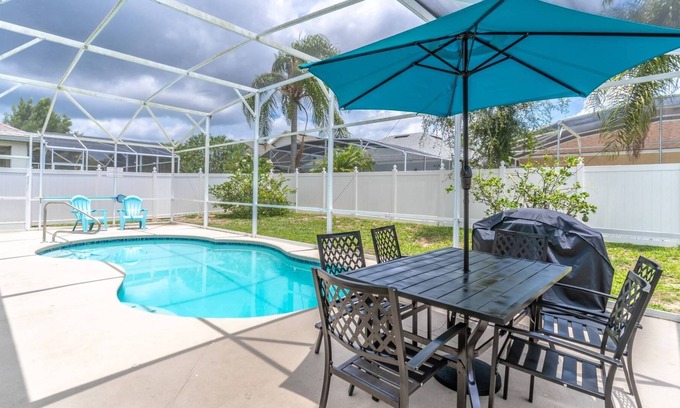 Esprit Casa | Affordable Pool Home, Golf Course Community on Lake Davenport,15 Minutes to Disney