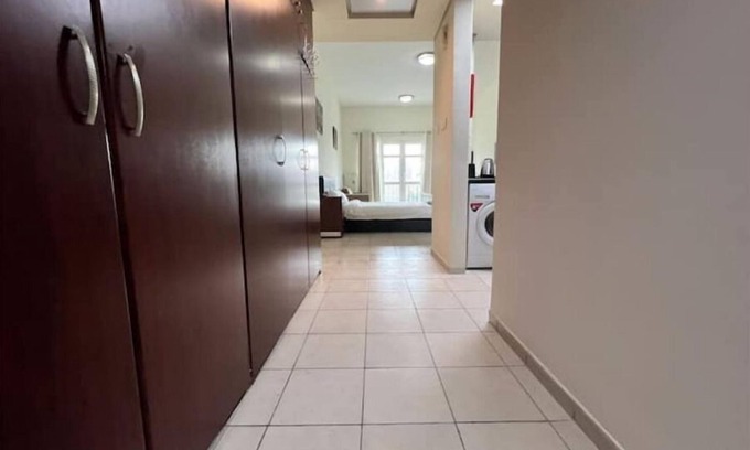Discovery Gardens Apartamento | Affordable Studio | Convenient Location Near Transit