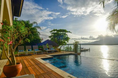 Lagoons Villa | Afimi Beach House Montego Bay 4BR Beachfront Villa