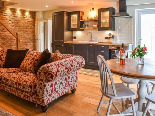 Talybont Casa | Afonig Loyw