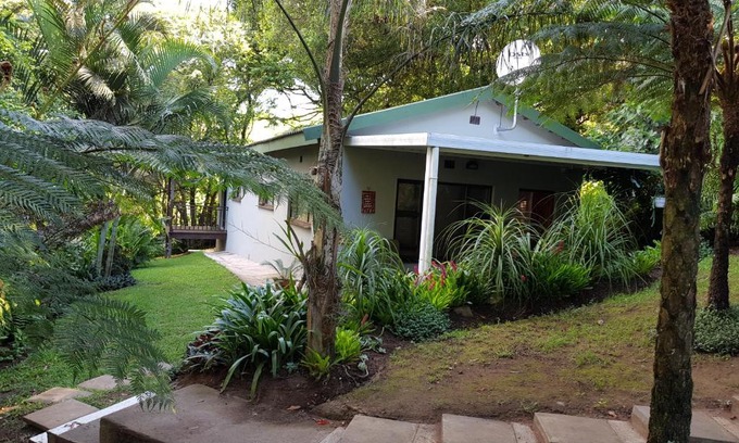 uMlalazi Casa | African Dwarf Kingfisher Guesthouse