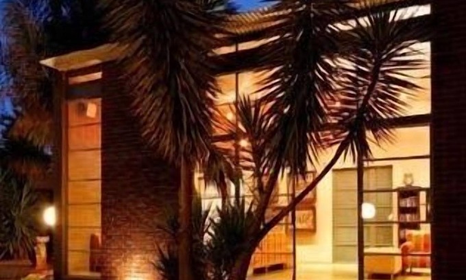 Kempton Park Casa | African Moon Corporate House
