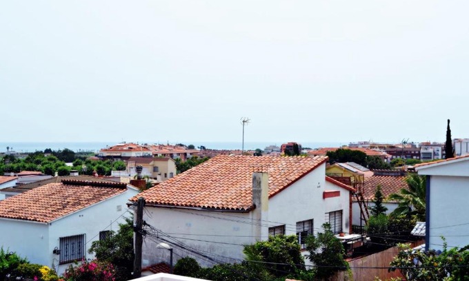 Pineda de Mar Casa | AFRODITA Casa con dos apartamentos independientes