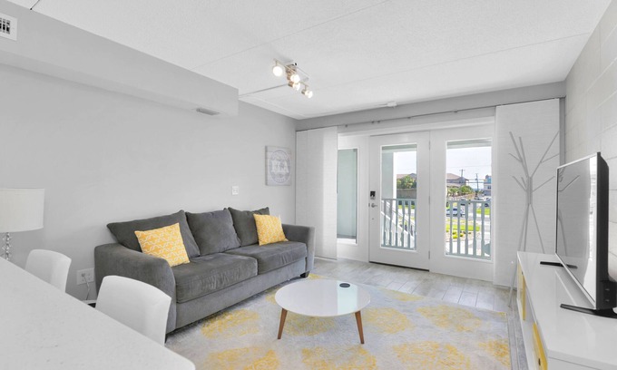 Navarre Beach Condominio | After a sun soaked day on Navarre Beach, come back to relax at Sun Cottage!