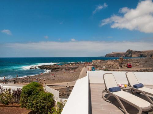 Agaete Casa | Agaete Beach Rental at Volcanic Natural Pools by VillaGranCanaria