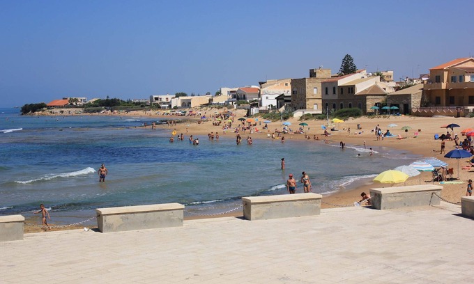 Punta Secca Apartamento | Agamennone, apartamento nuevo y espacioso, a 20 m de la playa.