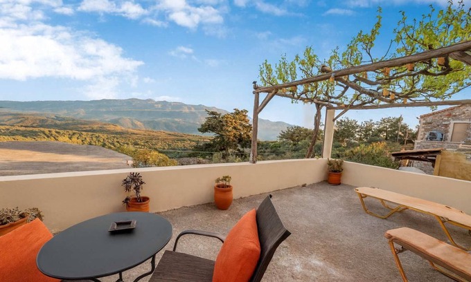Malaxa Casa | Agapi's Charming Retreat - Rustic Escape By Chania