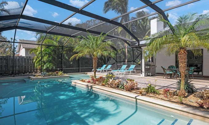Palma Sola Casa | ⚓ Agave Sun! Modern, tropical pool home just off Anna Maria Island!⚓