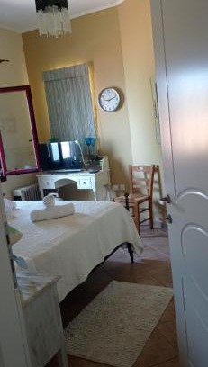 Limnos Apartamento | Aggeliki's Beach Escape Above the Sea - Northern Chios