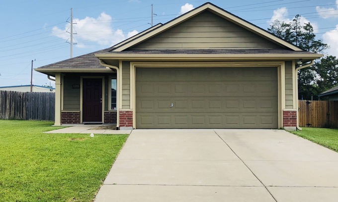 Bryan Casa | Aggie Home con un patio grande