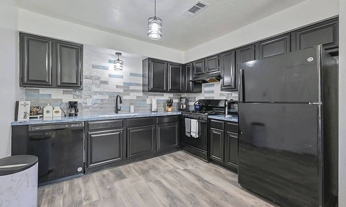Southwood Valley Casa | Aggie House ~ The Perfect convenient family getaway!