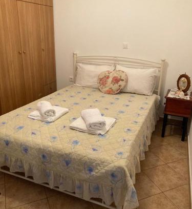 Andros Apartamento | AGKYRA Rooms (Love)