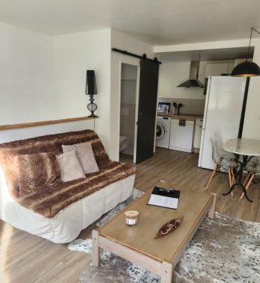 Brides-les-Bains Apartamento | Agréable appartement rénové situé dans les hauteurs de Brides