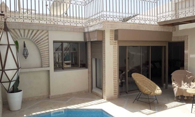 Swiss City Villa | Agreable Villa Avec Piscine Quartier Residentiel Proche Centre