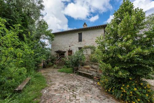 Montelaguardia Cama Y Desayuno | Agriturismo Il Poggio degli Scoiattoli