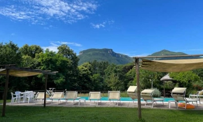 Mologno Otro | Agriturismo in Fattoria: Intera Struttura